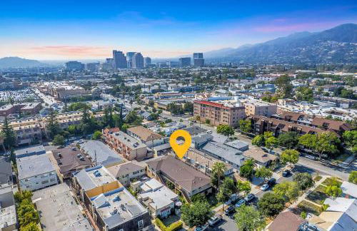 Modern 3BR Apt with Parking in Glendale - Foto 45