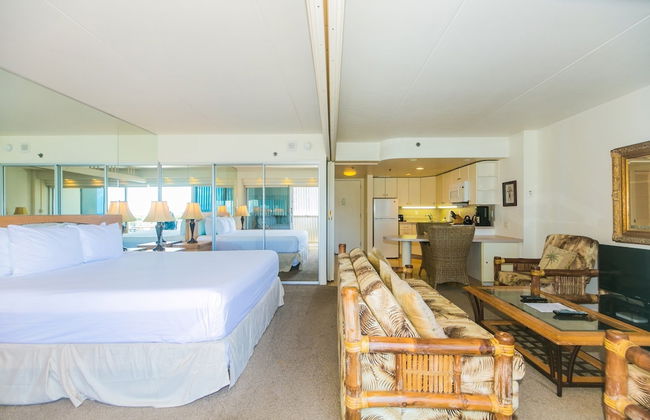 Spacious One Bedroom Harbor View Condos at Ilikai Marina With Private Balcony - Foto 23