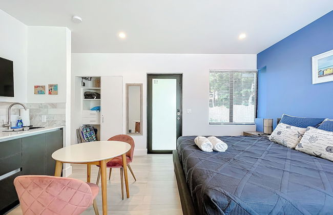 Los Patios Home Suites - Photo 2