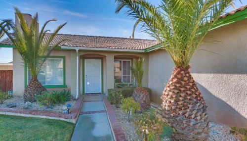 Victorville Home with Fenced Backyard and Patio! - Foto 3