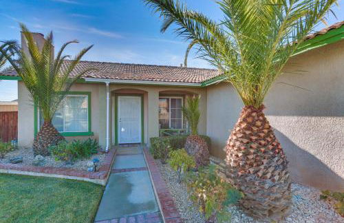 Victorville Home with Fenced Backyard and Patio! - Foto 3