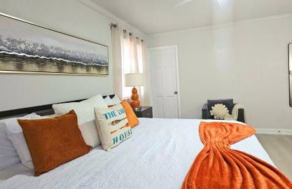 Stunning Lake views with King beds for HPU, Furniture Market, Greensboro, Winston - Photo 23