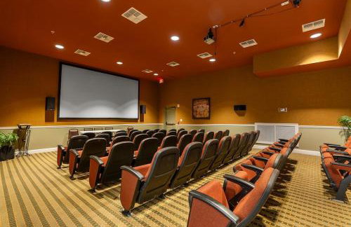 New! 6BR Home Close to Disney World! Private Pool! - Foto 21