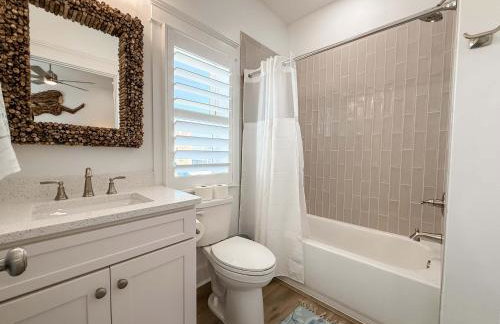 Serenity by the Sea St George Island Pool Home - Foto 60