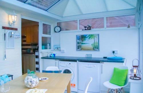 Stunning Seafront House with garden and private parking - Foto 21