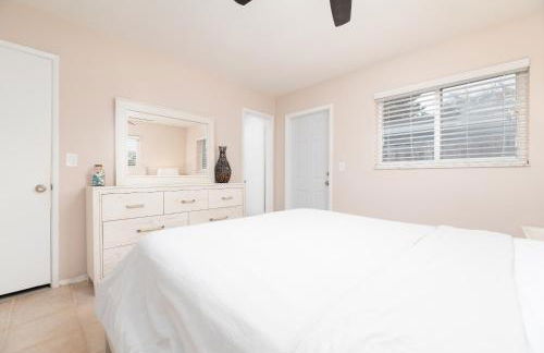 The Retreat 1 - Wilton Manors - Photo 5