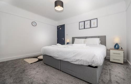 3BR Haven Retreat in Wallasey with FREE Street Parking - Foto 15