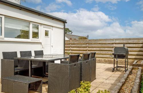 The Farmhouse - Photo 3