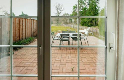 Renovated Semi-Detached House With Garden Views - Foto 10