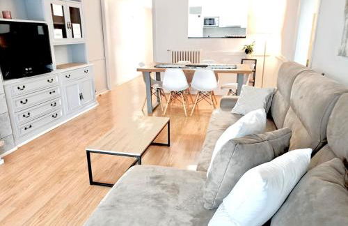 Family-Friendly Home in Central Barcelona 4BDR - Photo 31