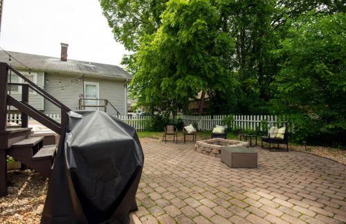 4 Bedroom House, sleeps 12, short walk to Main St! - Foto 17