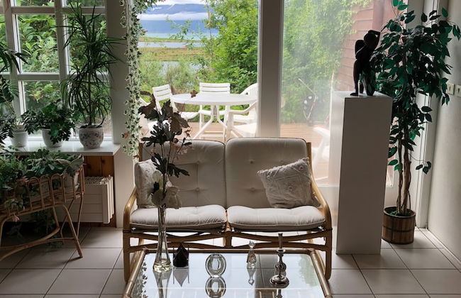 Big Villa in Húsavík Suburb - Foto 1