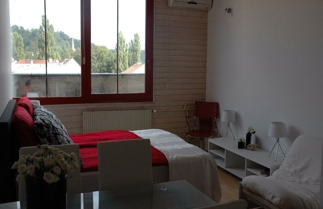 AI Apartments - Photo 4