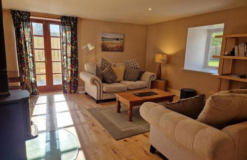 Highland River Cottage with Hot Tub - Foto 2