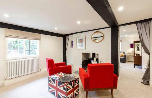 Dorney Windsor Legoland 5 Star Stay for upto 14 guests - Photo 5