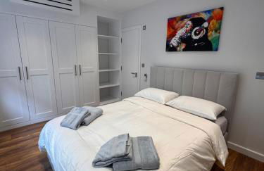 Stunning, newly refurbished flat - Photo 6