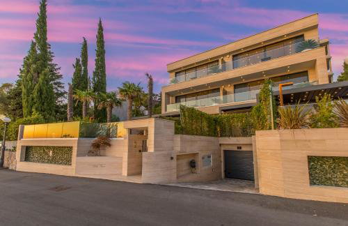 BEACH FRONT VILLA FRAN - DELUXE PENTHOUSE SUITE with private pool - Foto 35