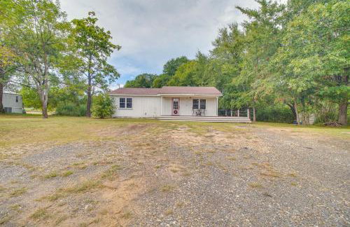 Rural Spiro Getaway with Private Deck! - Foto 24