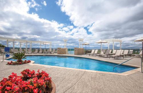 Enjoy the scenery of Lake Marble Falls in 2BD resort condo with family - Photo 8