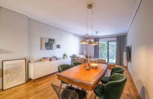 Stylish 2BR with Balcony, Northern Suburbs - Foto 16