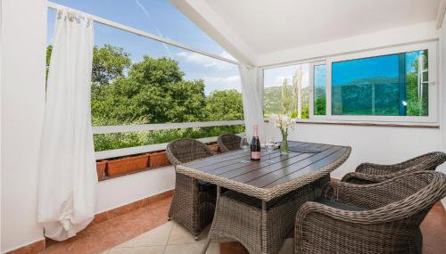 2 Bedroom Stunning Home In Desne - Foto 3