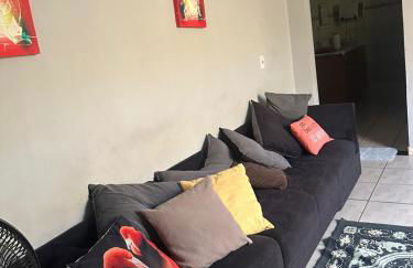 Casa Bem Aconchegante com 02 Quartos 03 camas - Foto 3