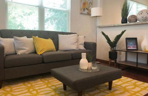 OU-Walk to Campus , Downtown ; Designer Studio - Foto 1