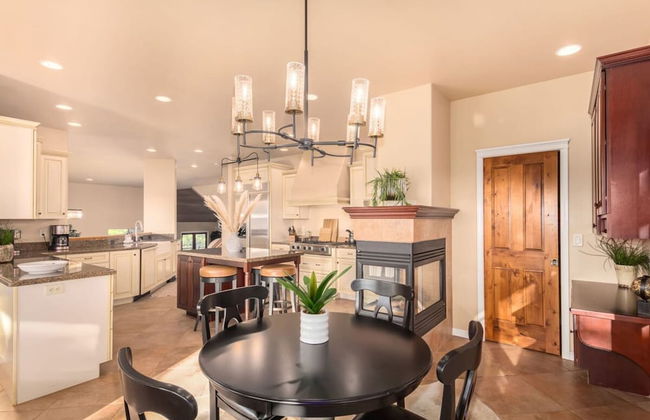 Amberwood Estate w 5 Showers Spa Mtn Views - Photo 12