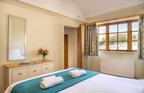 Cosy cottage on the edge of Portwrinkle beach - Photo 2