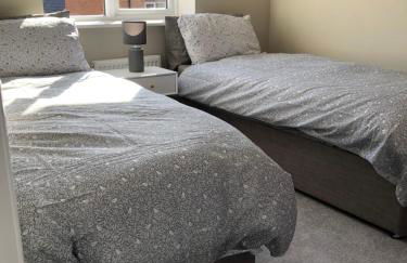 Hill House - 5 Mins Merry Hill - Perfect for Contractors & Families - Foto 11