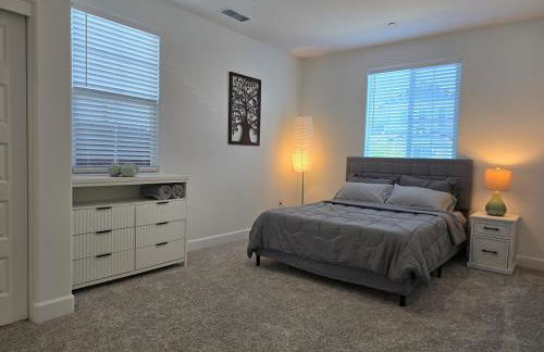 Beautiful Roseville Home - Quiet Neighborhood - Near Galleria Mall - Foto 6