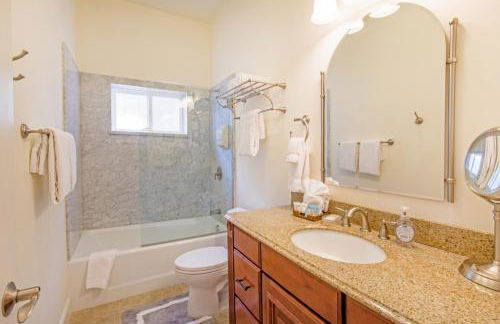 Dolphin by OceanviewHotTubs Oceanfront Shelter Cove Tesla - Foto 13