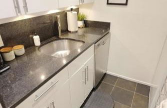 Four Reasons- Location Food Night Life Comfort - Foto 12