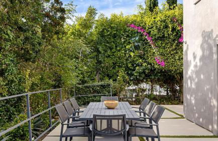 LA Hillside Retreat w Pool Views Fire Pit Outdoor Lounging Casa Bellagio by AvantStay - Foto 47