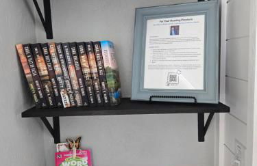 New Lux Cottage by Lake, King bed, Full Kit, Wi-Fi - Foto 13