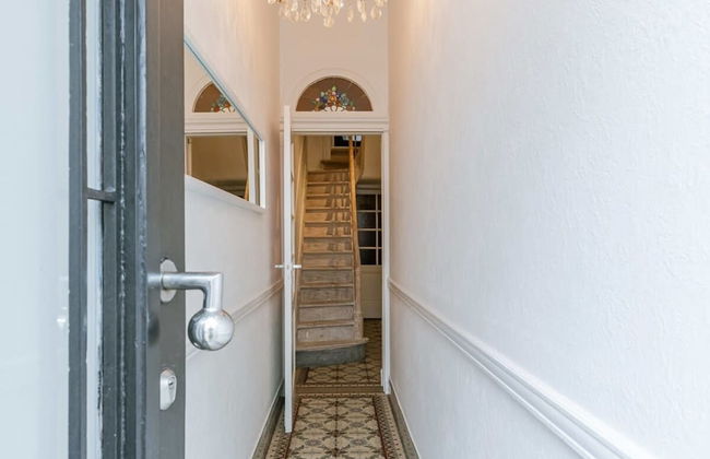 Charming House in the City of Antwerp With Parking - Foto 33