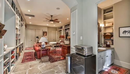 Elegant French Patio Home with Private Pool - Foto 2