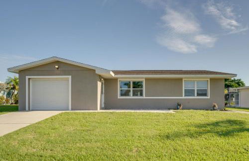Canal-Front Home with Dock and Patio in North Port - Foto 24