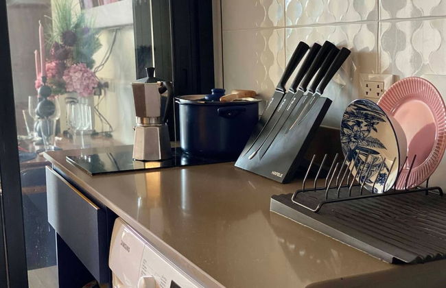 Romantic Bedroom With Mountain View Near Central - Photo 15