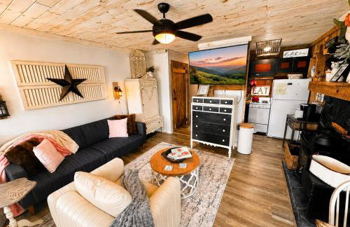 Resort- Indoor Pool, Hottub, Sauna, Gameroom - Cozy Studio-Near Slopes and Oz - Foto 20