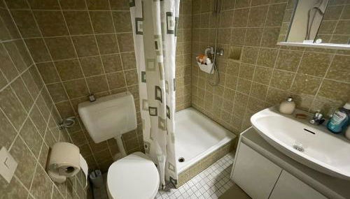 Ruhige sonnige Wohnung mit Balkon nahe Universität - Foto 2