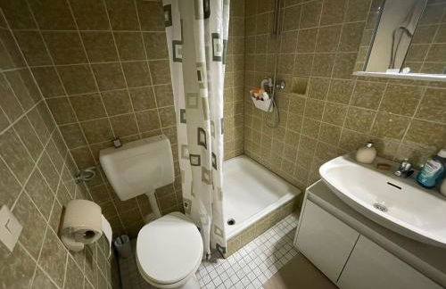 Ruhige sonnige Wohnung mit Balkon nahe Universität - Foto 2