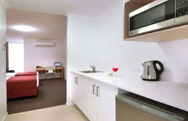 The Edge Apartment Hotel - Photo 7