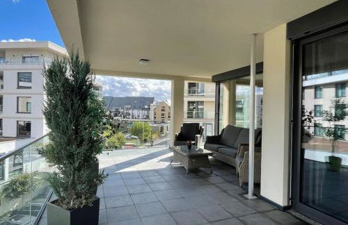 Lovely 2 bedroom apartment with free parking - Foto 34