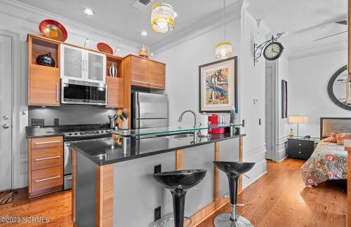 Downtown Condo*Balcony*River*Pet Friendly*Beach - Foto 22