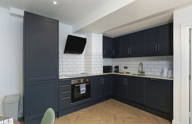 Bright Spacious Condo Free Parking 5min to Beach - Foto 3