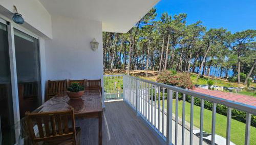 Frente al Mar Primera Linea de Playa Samil - Foto 1