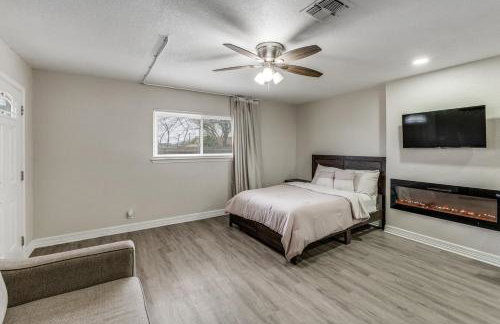 Modern Luxe Studio attached to home near Randolph AFB - Foto 3