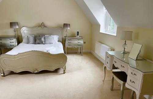 Luxurious Executive 5 Bedroom Whole Home - For 10 - Foto 13