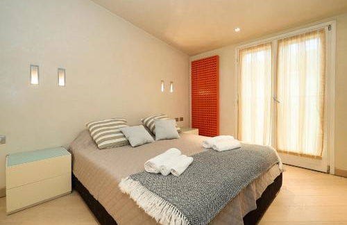 Luxury House - 2 Minutes Walk from Central Station - Photo 1